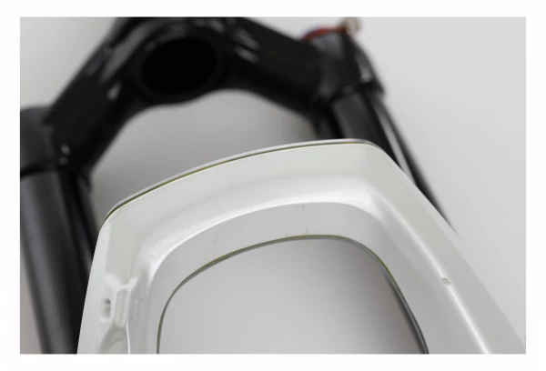 Produit Reconditionné - DT SWISS Fourche 26'' XMM 120mm TORSIONBOX TwinShot Axe 15mm Conique Remote Blanc 10 Produit Reconditionné - DT SWISS Fourche 26'' XMM 120mm TORSIONBOX TwinShot Axe 15mm Conique Remote Blanc – Image 8