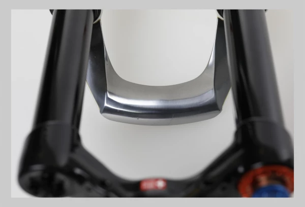 Produit Reconditionné - DT SWISS Fourche 26'' XMM 120mm TORSIONBOX TwinShot Axe 15mm Conique Remote Blanc 12 Produit Reconditionné - DT SWISS Fourche 26'' XMM 120mm TORSIONBOX TwinShot Axe 15mm Conique Remote Blanc – Image 10